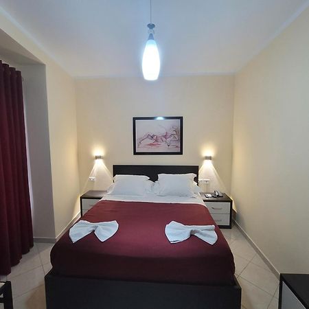 Haris Hotel Vlore Bagian luar foto