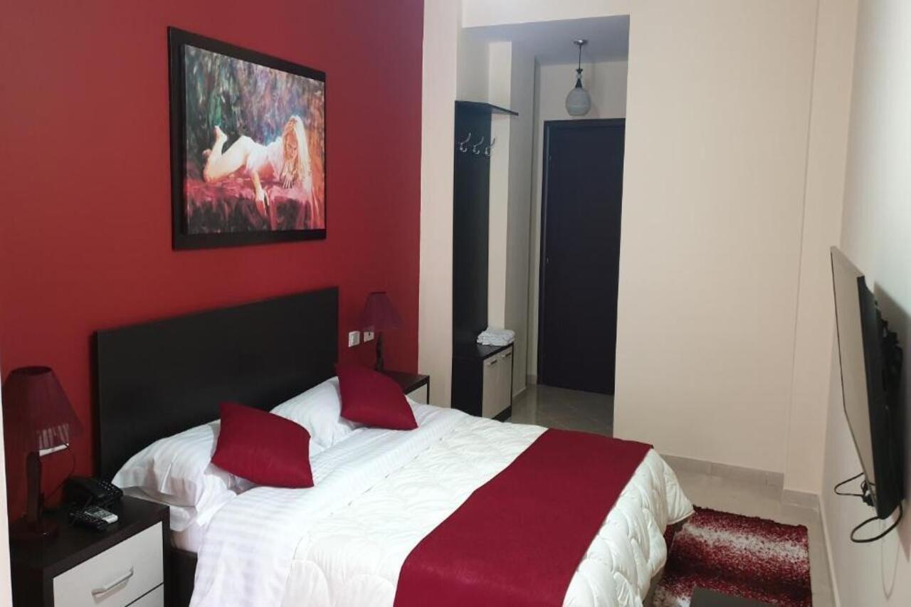 Haris Hotel Vlore Bagian luar foto