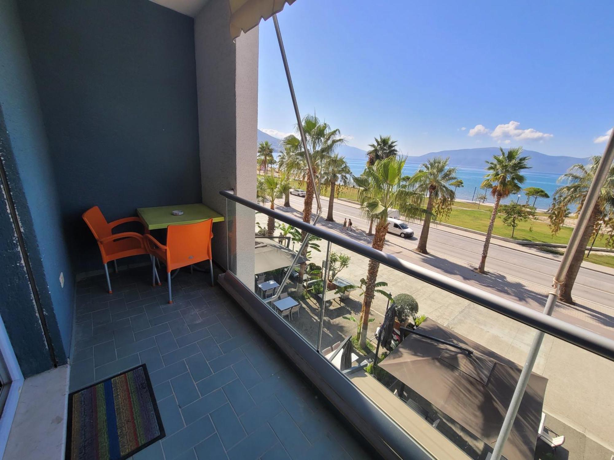 Haris Hotel Vlore Bagian luar foto