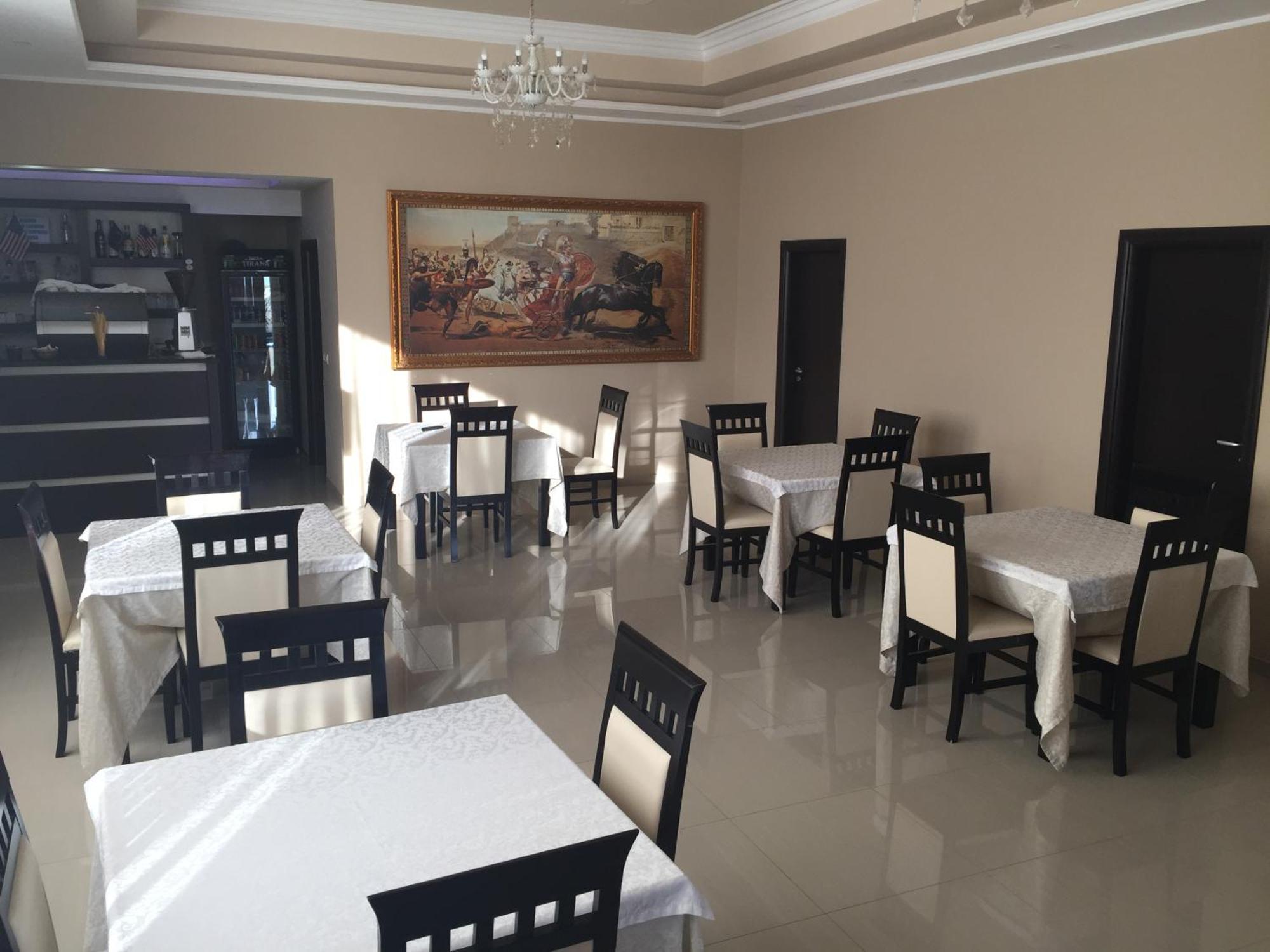 Haris Hotel Vlore Bagian luar foto