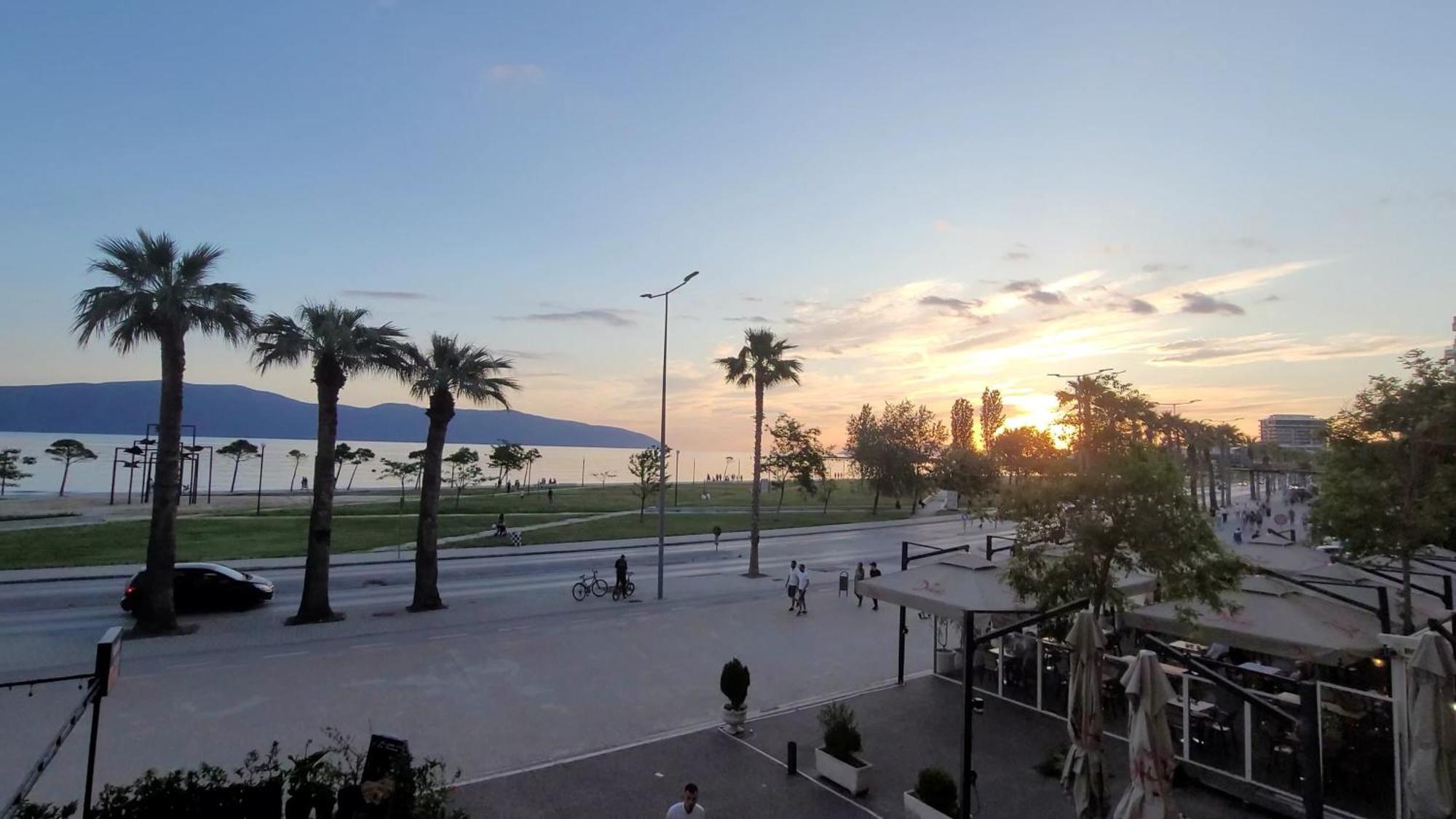 Haris Hotel Vlore Bagian luar foto