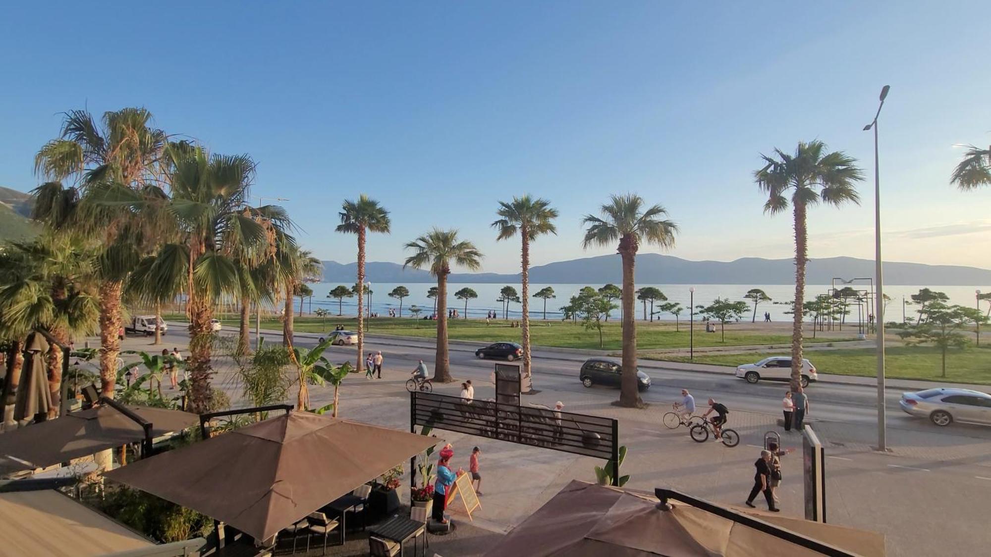 Haris Hotel Vlore Bagian luar foto