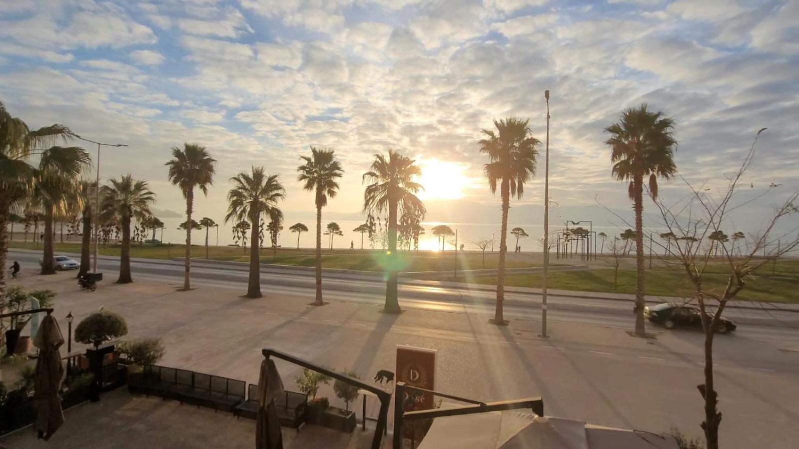 Haris Hotel Vlore Bagian luar foto