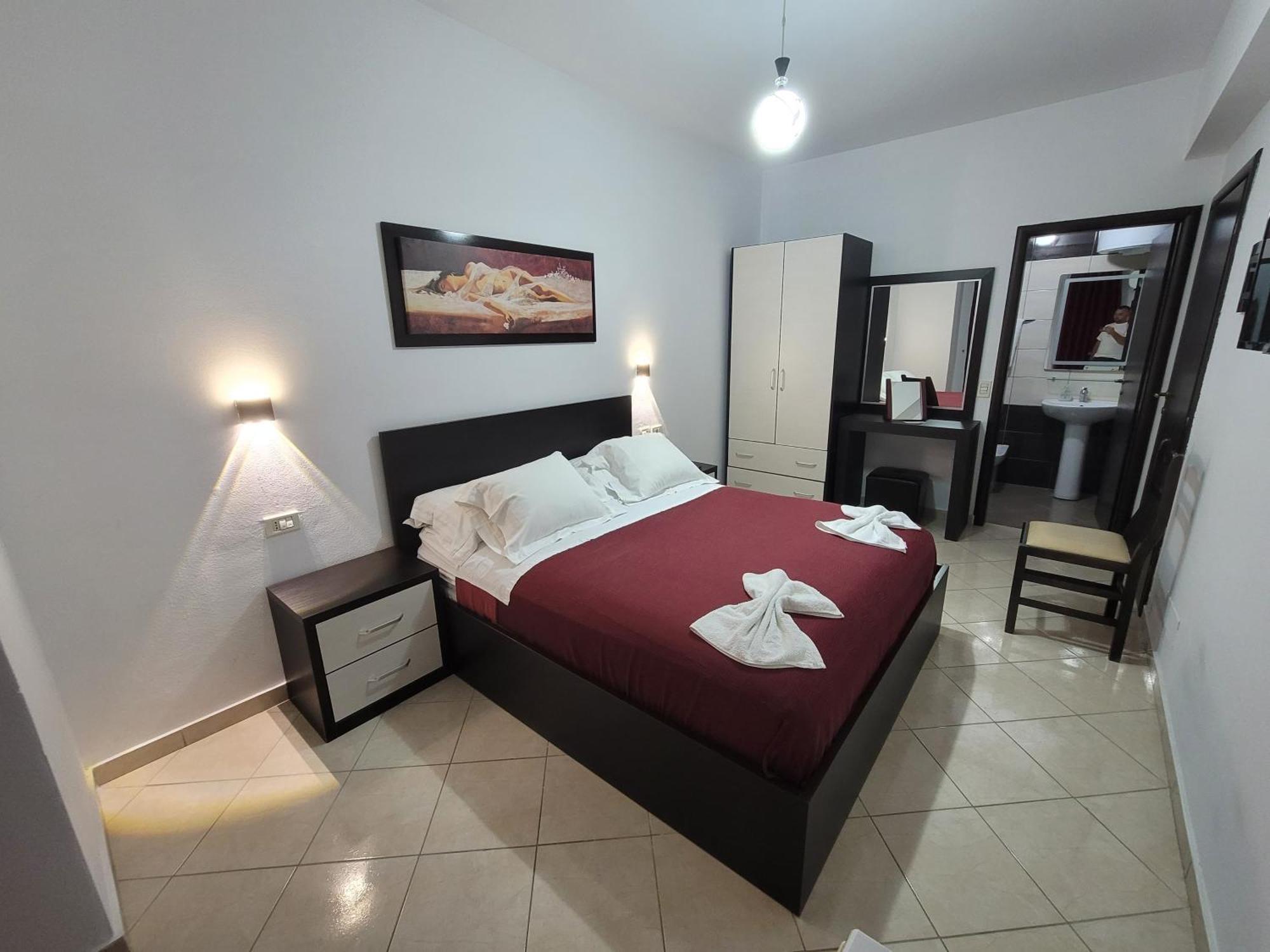 Haris Hotel Vlore Bagian luar foto