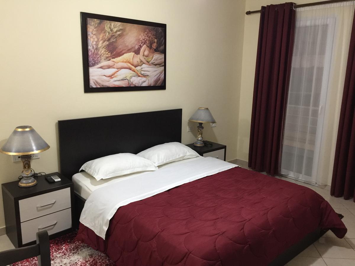 Haris Hotel Vlore Bagian luar foto