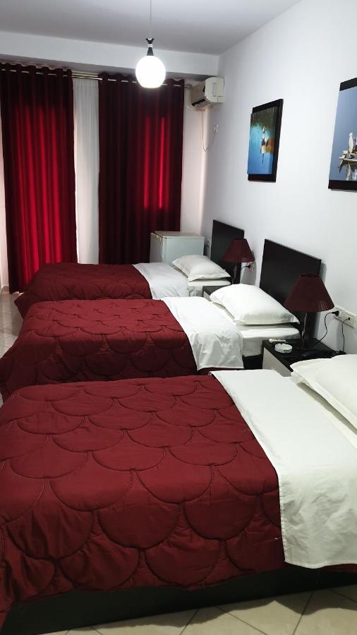 Haris Hotel Vlore Bagian luar foto