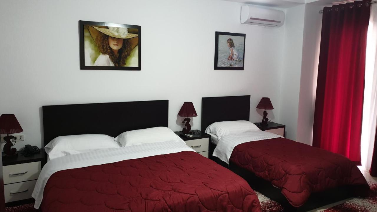 Haris Hotel Vlore Bagian luar foto