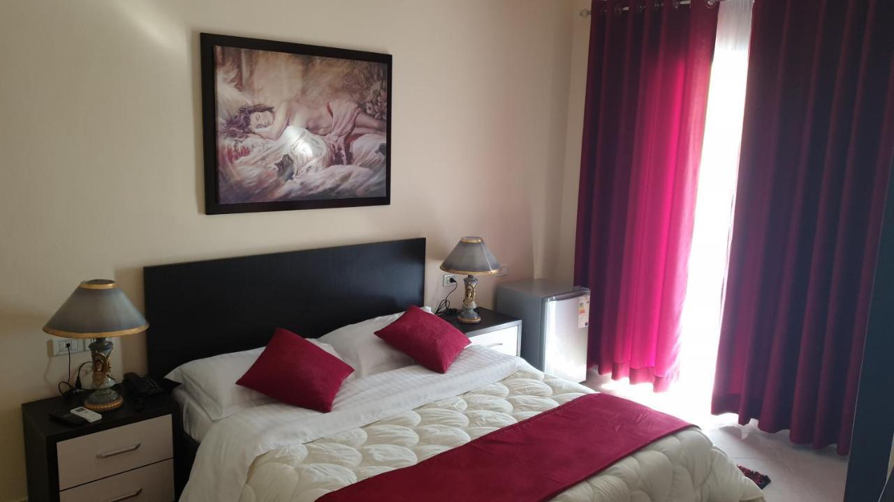 Haris Hotel Vlore Bagian luar foto