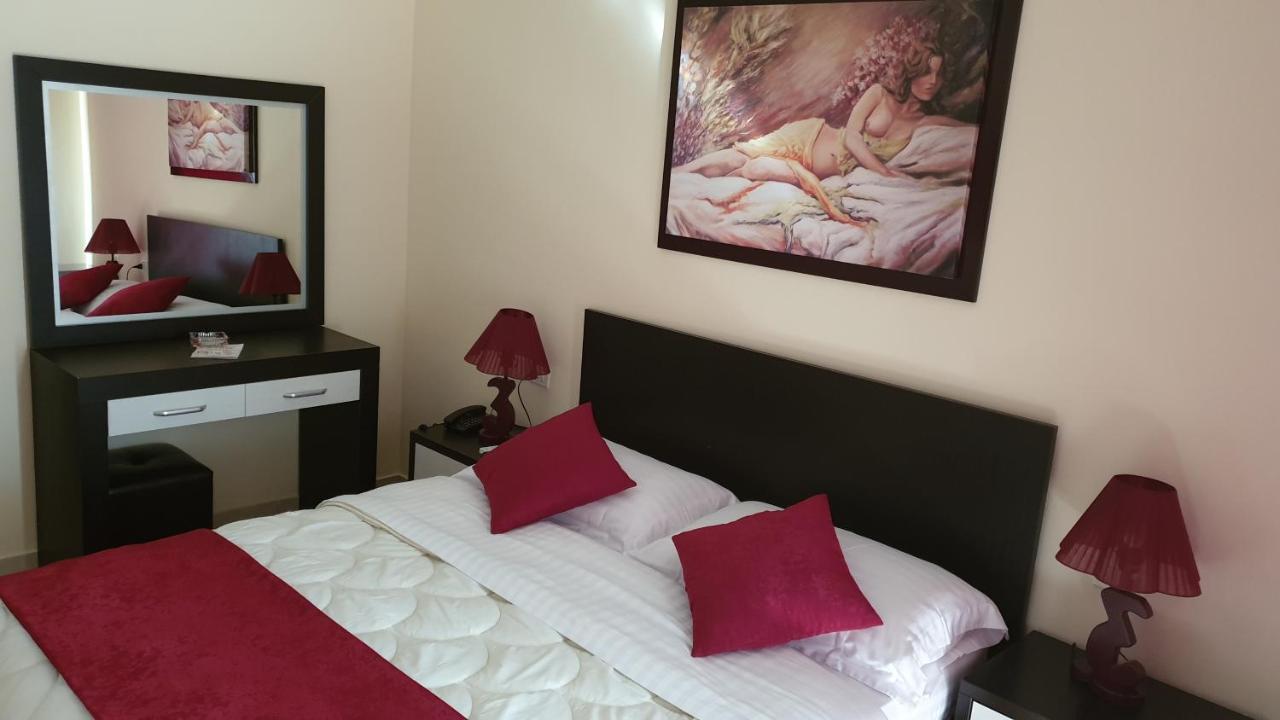 Haris Hotel Vlore Bagian luar foto